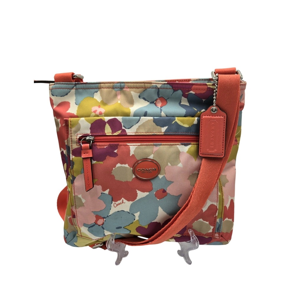 Coach Signature Nylon Getaway Flower‎ Print